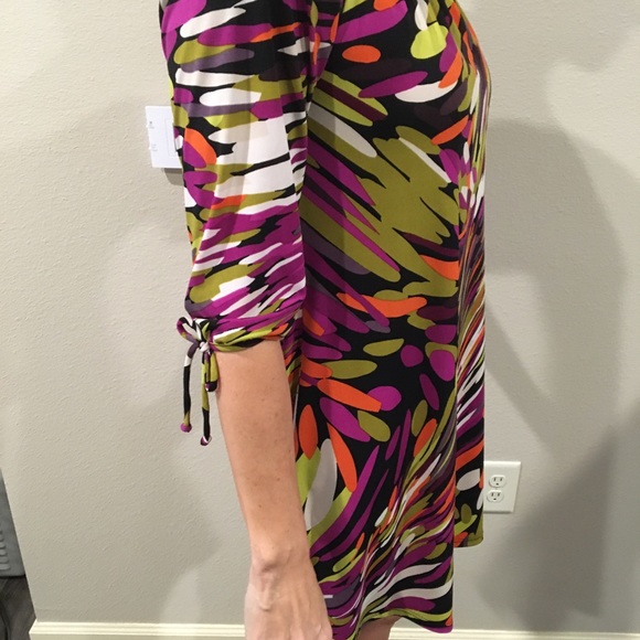 Women’s dress - Picture 2 of 5